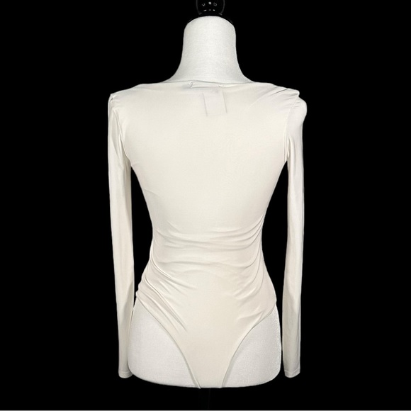 PrettyLittleThings White Bodysuit Square neck - Size 4 - Picture 3 of 9